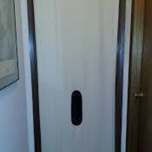 Meet your Posher, Gloryhole